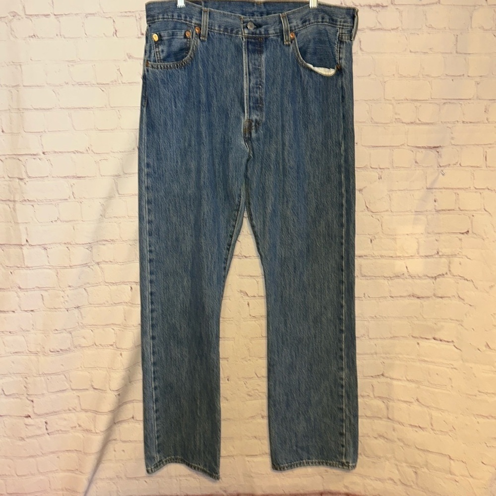 Levi’s men’s button fly jeans 50 one size 36x32